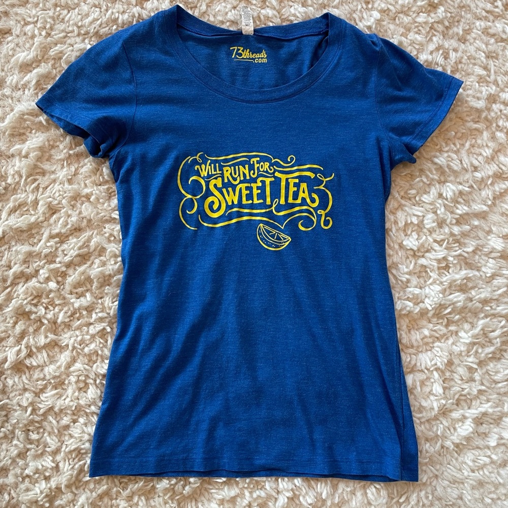 🎯 3 for $15: “Will run for sweet tea” Women’s shirt size medium